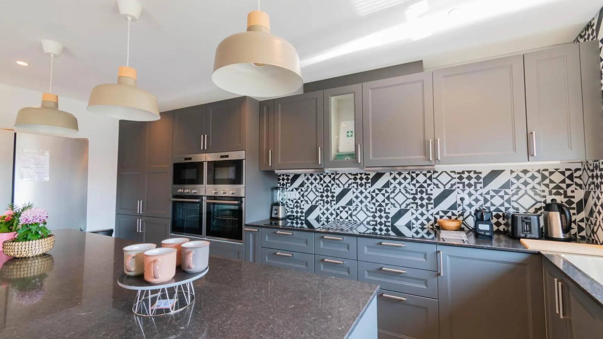 Guest house 7Min From University And Se Velha - Ac - Work Desk - Wifi 300Mbs -Suite 7 And 8 Coimbra