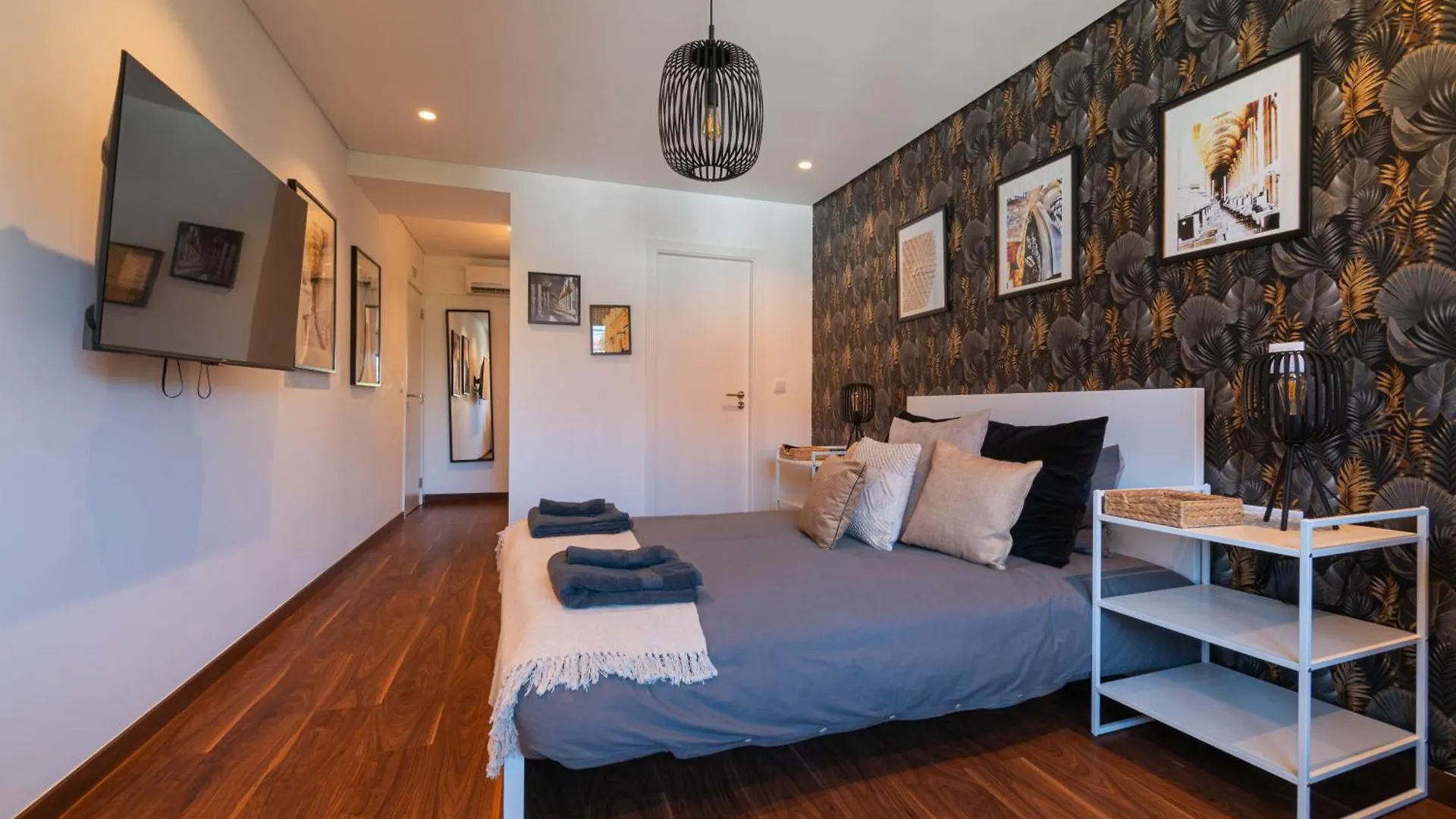 7Min From University And Se Velha - Ac - Work Desk - Wifi 300Mbs -Suite 7 And 8 Coimbra 0*,  Portugal